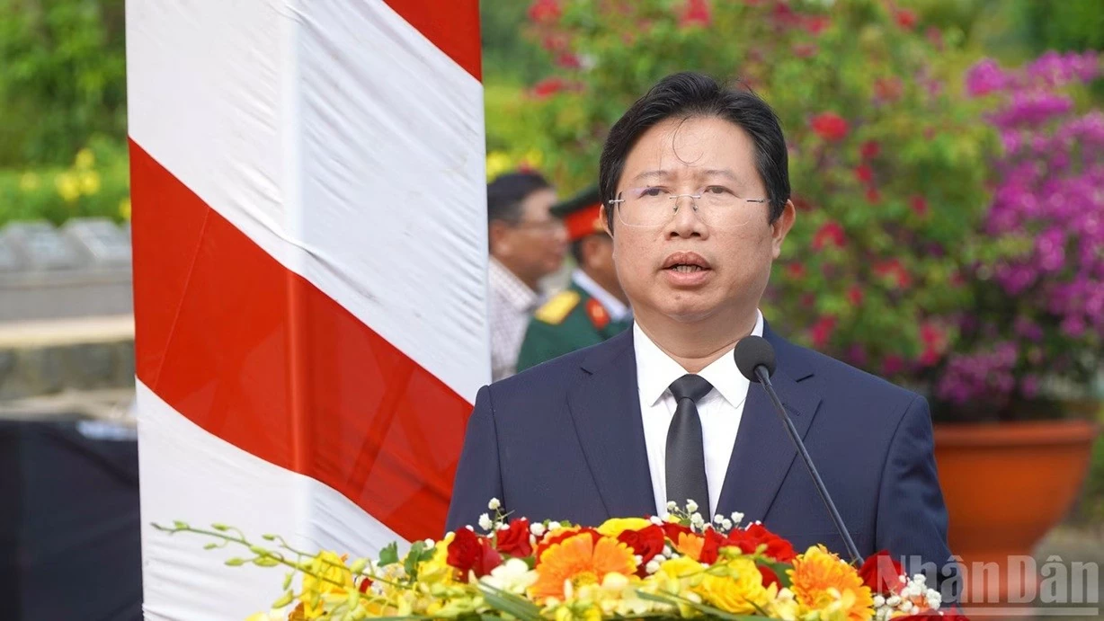 Phó Chủ tịch Quốc hội Nguyễn Thị Hồng dự lễ truy điệu, an táng hài cốt liệt sĩ quân tình nguyện và chuyên gia Việt Nam Phó Chủ tịch Quốc hội Nguyễn Thị Hồng dự lễ truy điệu, an táng hài cốt liệt sĩ quân tình nguyện và chuyên gia Việt Nam