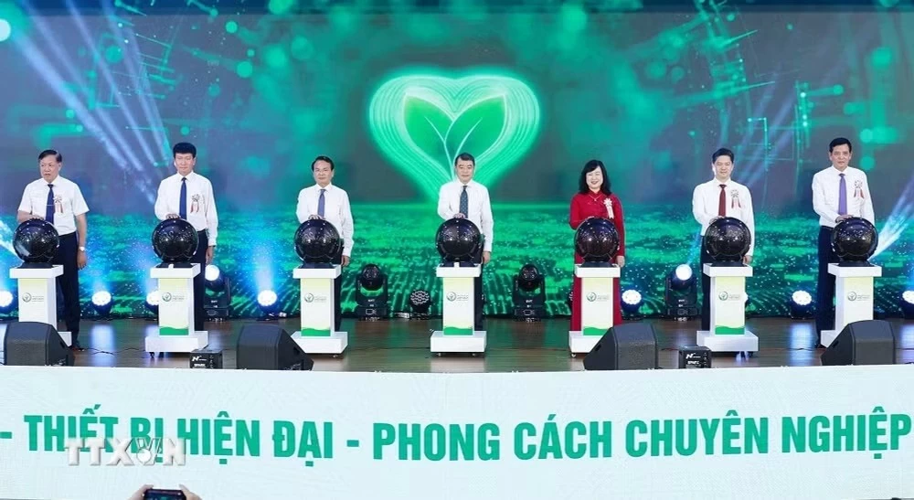 Thủ tướng Lê Minh Hưng: Cơ cấu lại mạng lưới khám, chữa bệnh theo hướng hiện đại