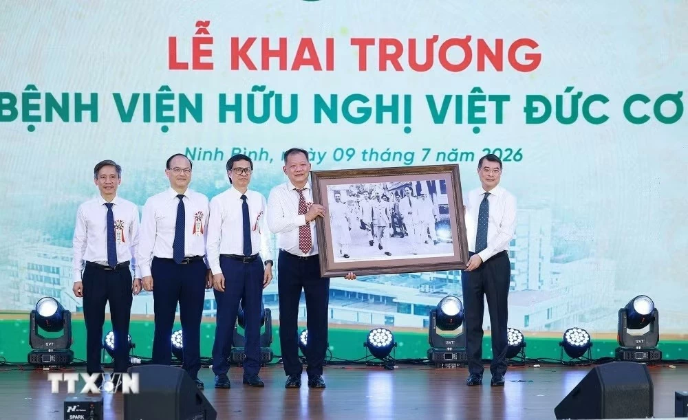 Thủ tướng Lê Minh Hưng: Cơ cấu lại mạng lưới khám, chữa bệnh theo hướng hiện đại
