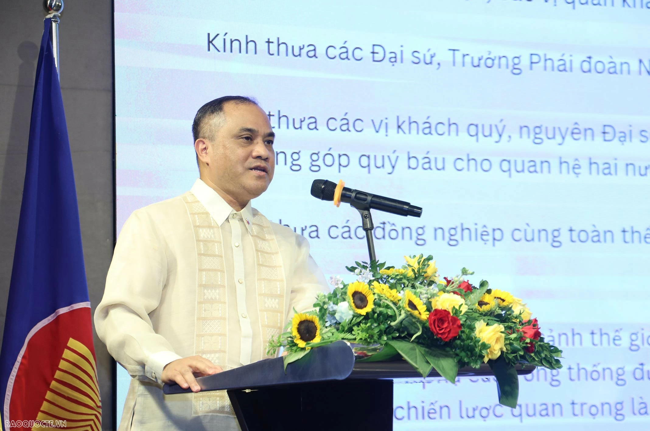 Đại sứ Philippines Francisco Noel R. Fernandez III phát biểu khai mạc buổi lê