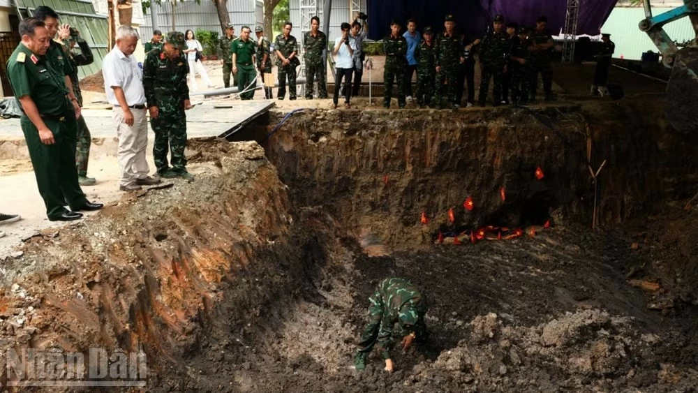 Tìm kiếm hài cốt liệt tại Công viên Lê Thị Riêng: Mở hy vọng đón các anh trở về sau 60 năm Tìm kiếm hài cốt liệt tại Công viên Lê Thị Riêng: Mở hy vọng đón các anh trở về sau 60 năm