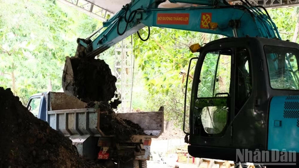 Tìm kiếm hài cốt liệt tại Công viên Lê Thị Riêng: Mở hy vọng đón các anh trở về sau 60 năm Tìm kiếm hài cốt liệt tại Công viên Lê Thị Riêng: Mở hy vọng đón các anh trở về sau 60 năm