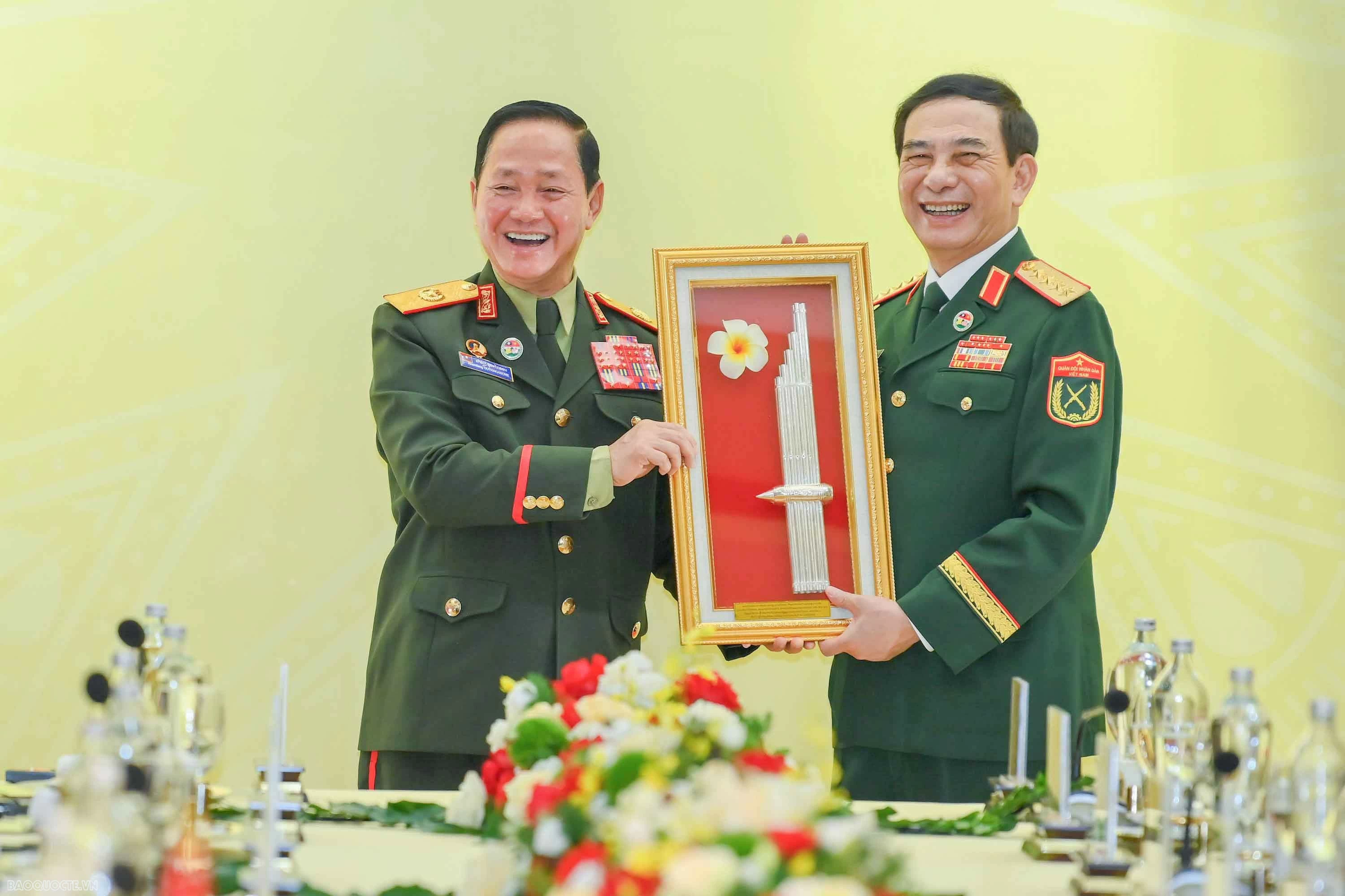 Việt Nam - Lào thống nhất thúc đẩy hợp tác quốc phòng, xây dựng biên giới hòa bình