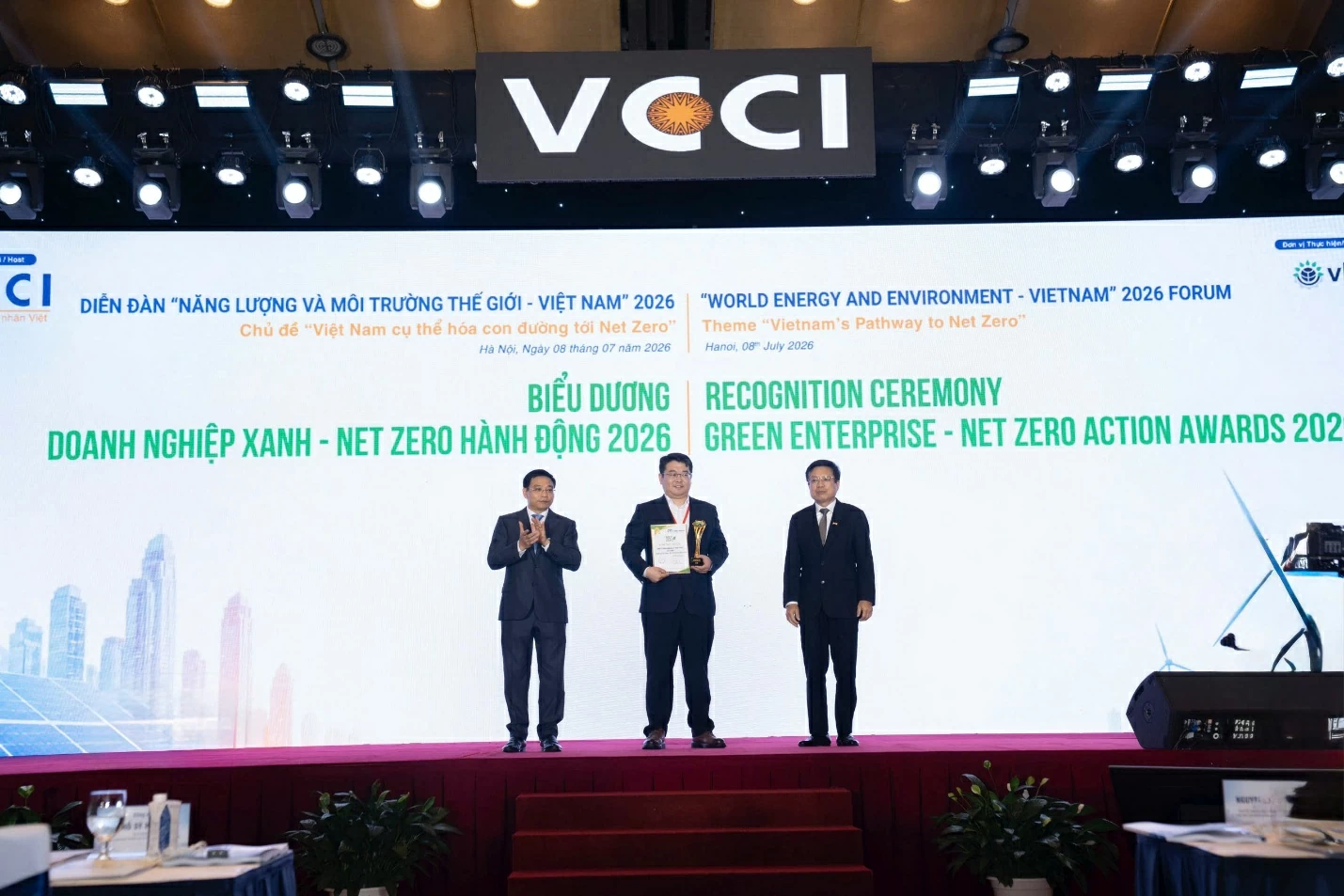 YADEA Việt Nam giành cú đúp giải thưởng tại Diễn đàn Năng lượng và Môi trường thế giới Việt Nam 2026 YADEA Việt Nam giành cú đúp giải thưởng tại Diễn đàn Năng lượng và Môi trường thế giới Việt Nam 2026