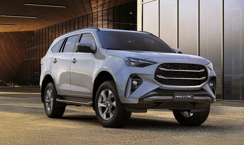 Top 10 xe ô tô bán chậm nhất tháng 6/2026 tại Việt Nam: Isuzu mu-X đội sổ.