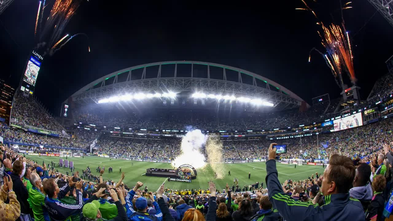 World Cup 2026: Từ cuộc tranh luận tại NFL đến món đồ sưu tầm đắt giá của FIFA