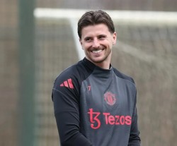 Tuyến giữa Man Utd khủng hoảng: Cơ hội vàng cho Mason Mount hồi sinh?