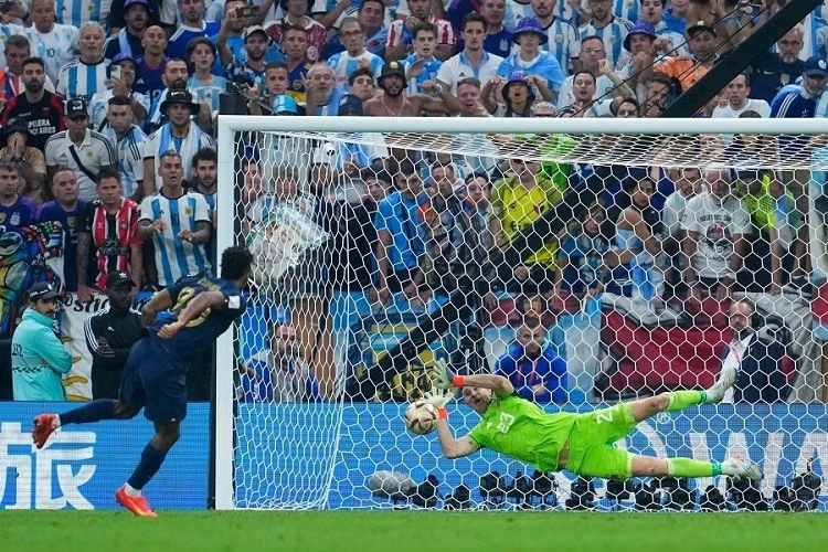Emiliano Martinez - Thủ môn đội tuyển Argentina khiến FIFA phải sửa luật