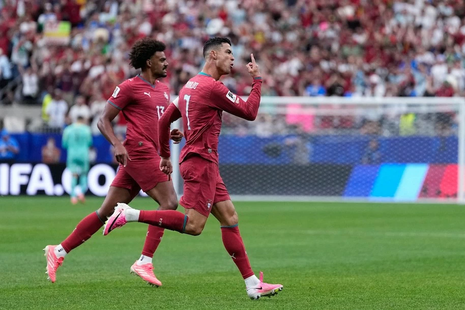 World Cup 2026 và cơn sốt giày hồng: Khi màu sắc trở thành biểu tượng mới của bóng đá