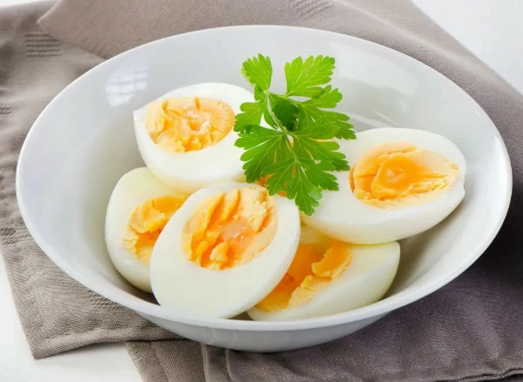 Ăn trứng đúng cách vào bữa sáng theo lời khuyên chuyên gia Ăn trứng đúng cách vào bữa sáng theo lời khuyên chuyên gia