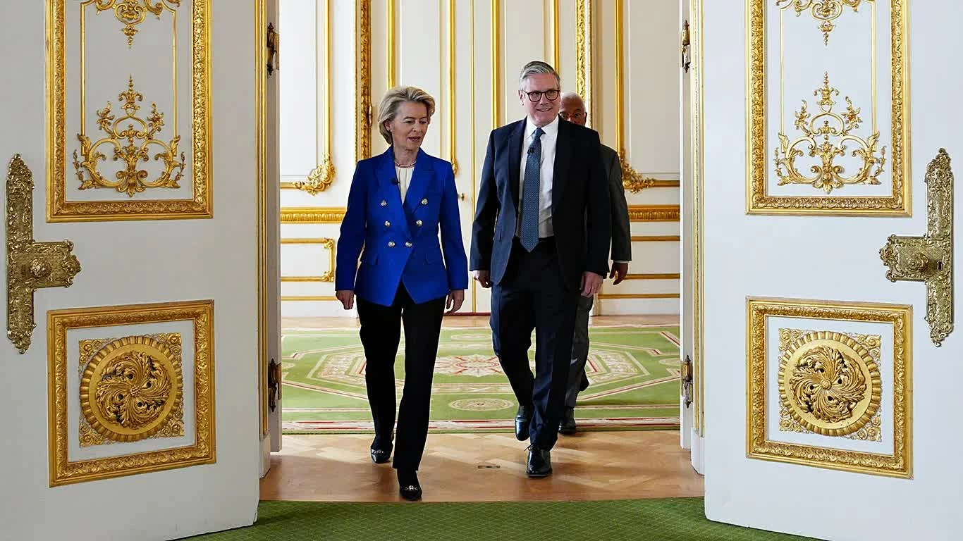 Thủ tướng Anh Keir Starmer và Chủ tịch Ủy ban châu Âu Ursula von der Leyen trong một cuộc gặp nhằm thúc đẩy hợp tác hỗ trợ Ukraine. (Nguồn: Euronews)) Thủ tướng Anh Keir Starmer và Chủ tịch Ủy ban châu Âu Ursula von der Leyen trong một cuộc gặp nhằm thúc đẩy hợp tác hỗ trợ Ukraine. (Nguồn: Euronews))