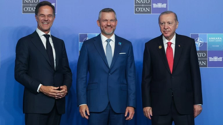 Tổng thống Slovakia Peter Pellegrini tham dự Hội nghị thượng đỉnh NATO tại Ankara, cho biết, nhiều thành viên của liên minh không tham gia gói hỗ trợ quân sự 70 tỷ euro dành cho Ukraine. (Nguồn: RT) Tổng thống Slovakia Peter Pellegrini tham dự Hội nghị thượng đỉnh NATO tại Ankara, cho biết, nhiều thành viên của liên minh không tham gia gói hỗ trợ quân sự 70 tỷ euro dành cho Ukraine. (Nguồn: RT)