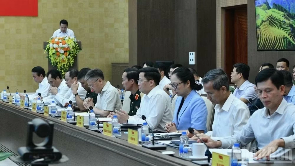 Thủ tướng Lê Minh Hưng chủ trì cuộc làm việc với Ban Thường vụ Tỉnh ủy Lào Cai