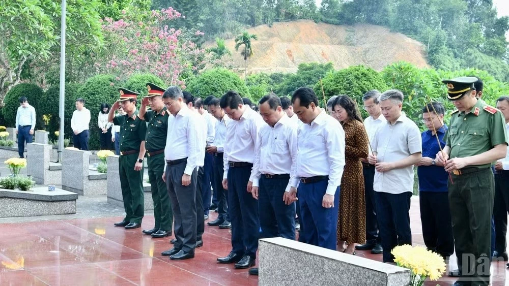 Thủ tướng Lê Minh Hưng chủ trì cuộc làm việc với Ban Thường vụ Tỉnh ủy Lào Cai