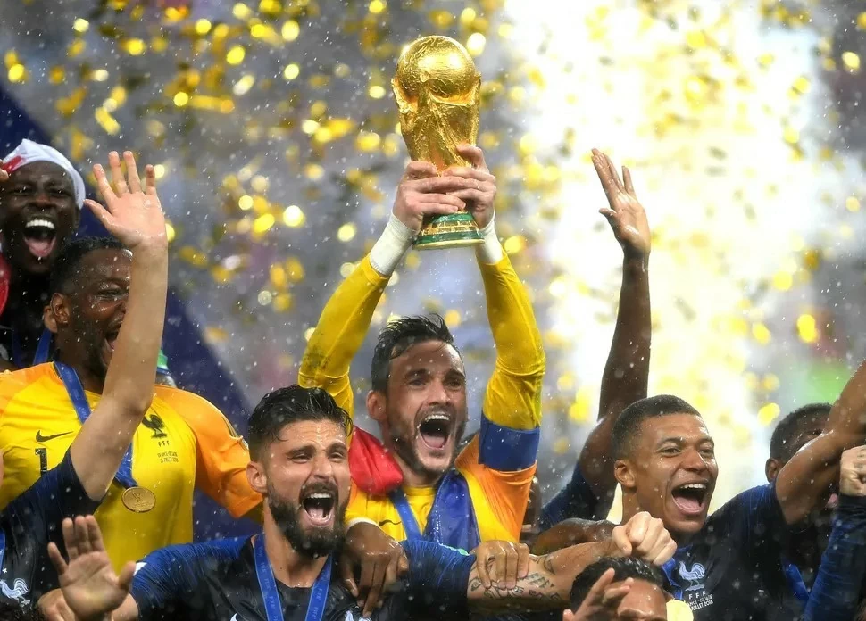 Didier Deschamps và lời tạm biệt của một kỷ nguyên: Người đưa bóng đá Pháp vô địch World Cup trên hai cương vị đặc biệt Didier Deschamps và lời tạm biệt của một kỷ nguyên: Người đưa bóng đá Pháp vô địch World Cup trên hai cương vị đặc biệt