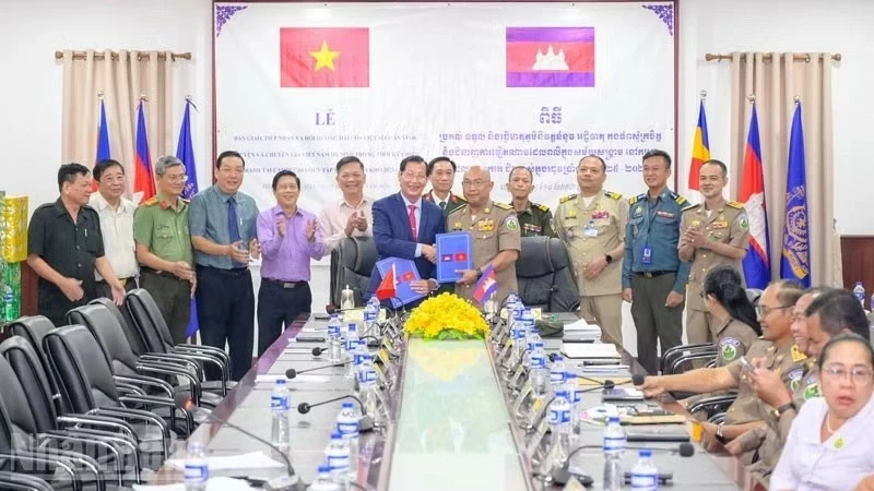 Quy tập 81 hài cốt liệt sĩ tại tỉnh Kampong Speu, Vương quốc Campuchia Quy tập 81 hài cốt liệt sĩ tại tỉnh Kampong Speu, Vương quốc Campuchia