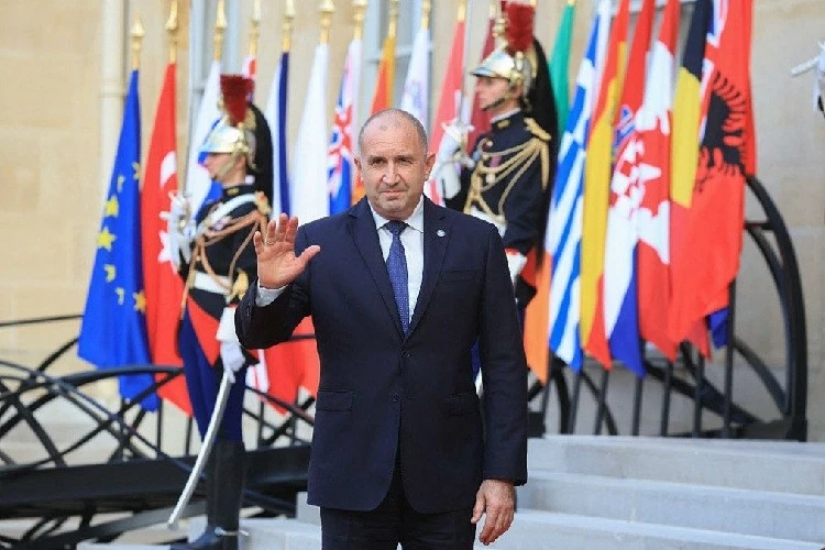 Thủ tướng Bulgaria dội gáo nước lạnh lên Ukraine Thủ tướng Bulgaria dội gáo nước lạnh lên Ukraine