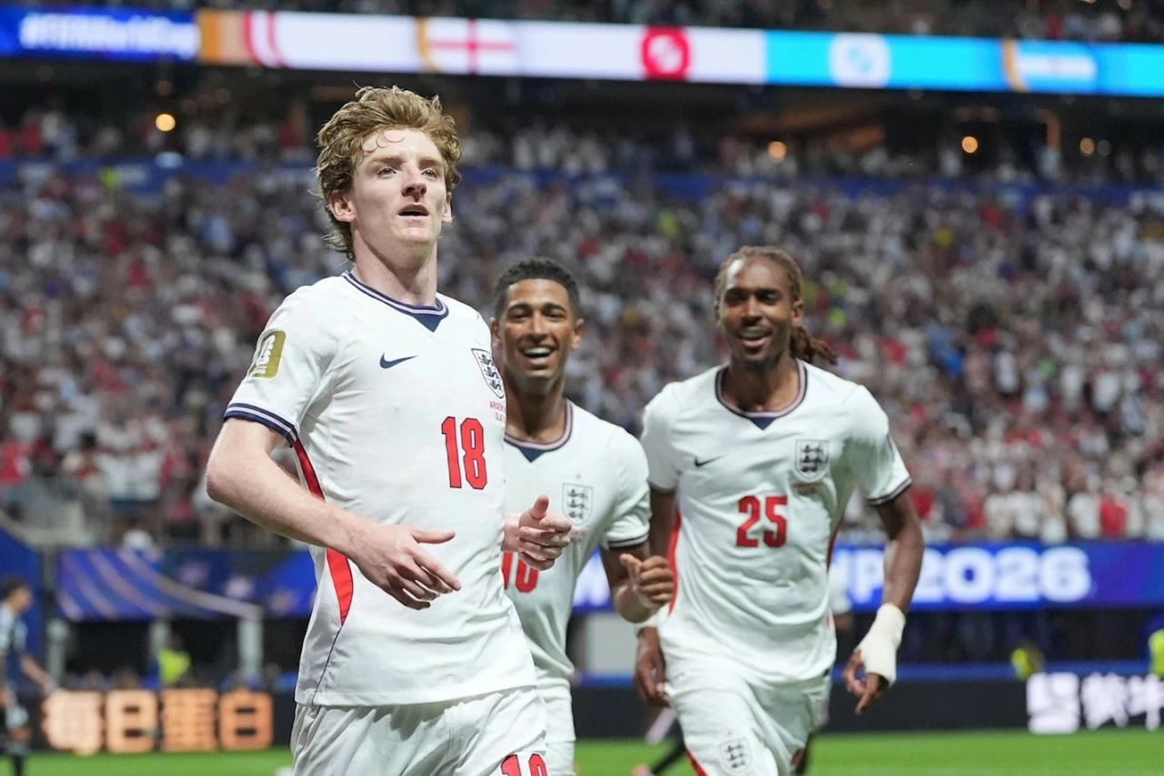 Kết quả bóng đá World Cup 2026: Argentina 2-0 Anh: Messi lập cú đúp kiến tạo đỉnh cao, Argentina ngược dòng đánh bại tuyển Anh để vào chung kết Kết quả bóng đá World Cup 2026: Argentina 2-0 Anh: Messi lập cú đúp kiến tạo đỉnh cao, Argentina ngược dòng đánh bại tuyển Anh để vào chung kết