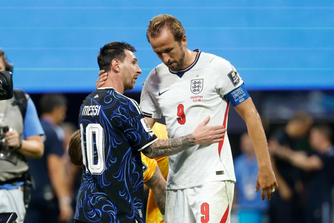 Kết quả bóng đá World Cup 2026: Argentina 2-0 Anh: Messi lập cú đúp kiến tạo đỉnh cao, Argentina ngược dòng đánh bại tuyển Anh để vào chung kết Kết quả bóng đá World Cup 2026: Argentina 2-0 Anh: Messi lập cú đúp kiến tạo đỉnh cao, Argentina ngược dòng đánh bại tuyển Anh để vào chung kết
