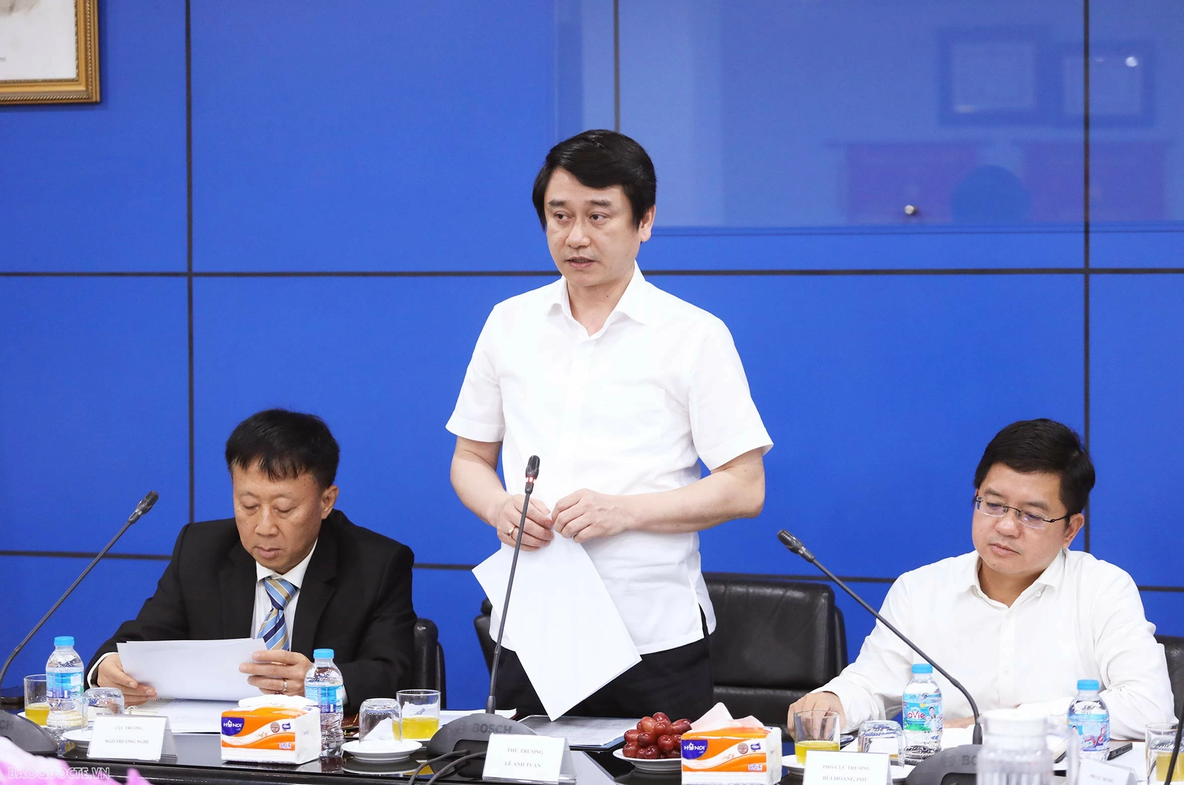 Thứ trưởng Ngoại giao Lê Anh Tuấn phát biểu chỉ đạo. (Ảnh: Thành Long) Thứ trưởng Ngoại giao Lê Anh Tuấn phát biểu chỉ đạo. (Ảnh: Thành Long)