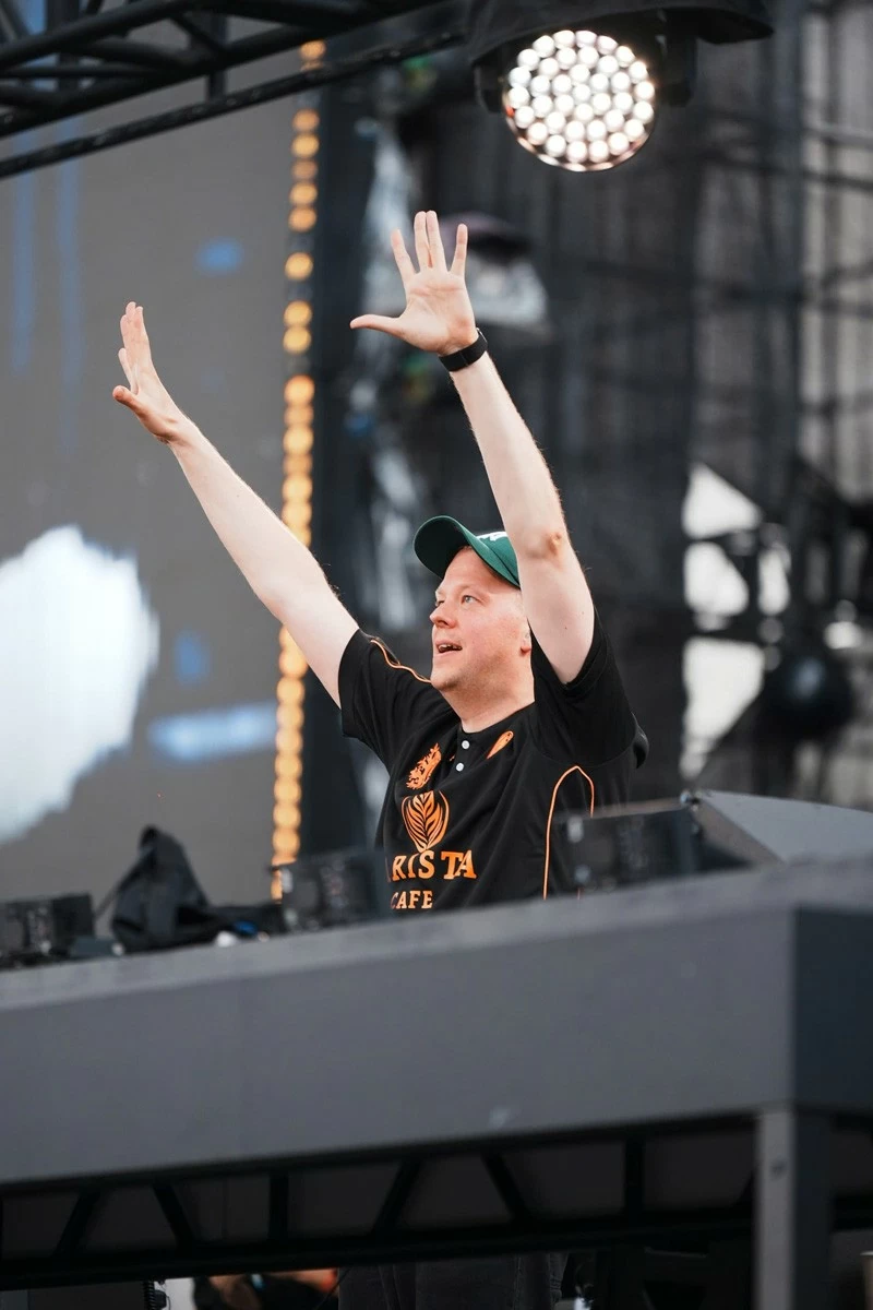 DJ người Hà Lan Armin van Buuren – Huyền thoại của dòng nhạc trance thế giới (Ảnh: Ravolution) DJ người Hà Lan Armin van Buuren – Huyền thoại của dòng nhạc trance thế giới (Ảnh: Ravolution)