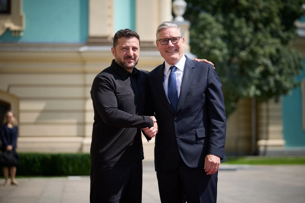 Thủ tướng Anh thăm Ukraine mang theo gói quà lớn ngay trước ngày mãn nhiệm Thủ tướng Anh thăm Ukraine mang theo gói quà lớn ngay trước ngày mãn nhiệm