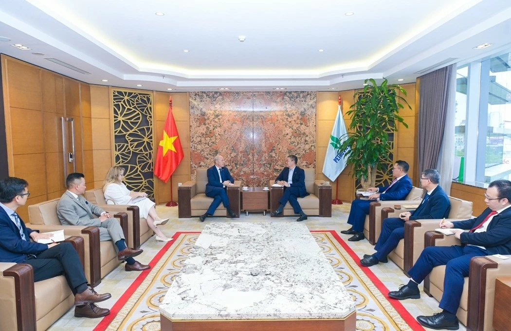 Đại sứ Canada tại Việt Nam đề nghị tăng cường nhiều hướng hợp tác giàu tiềm năng với Petrovietnam Đại sứ Canada tại Việt Nam đề nghị tăng cường nhiều hướng hợp tác giàu tiềm năng với Petrovietnam