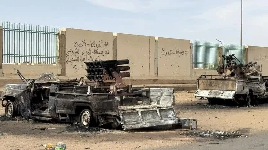 Quân đội Sudan tuyên bố đã phá hủy hàng trăm phương tiện chiến đấu của RSF trong các chiến dịch diễn ra trên nhiều mặt trận. (Nguồn: Anadolu)