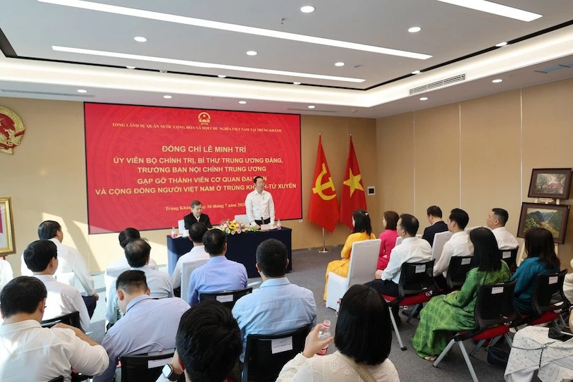 Trưởng Ban Nội chính Trung ương thăm, làm việc với Tổng Lãnh sự quán Việt Nam tại Trùng Khánh Trưởng Ban Nội chính Trung ương thăm, làm việc với Tổng Lãnh sự quán Việt Nam tại Trùng Khánh
