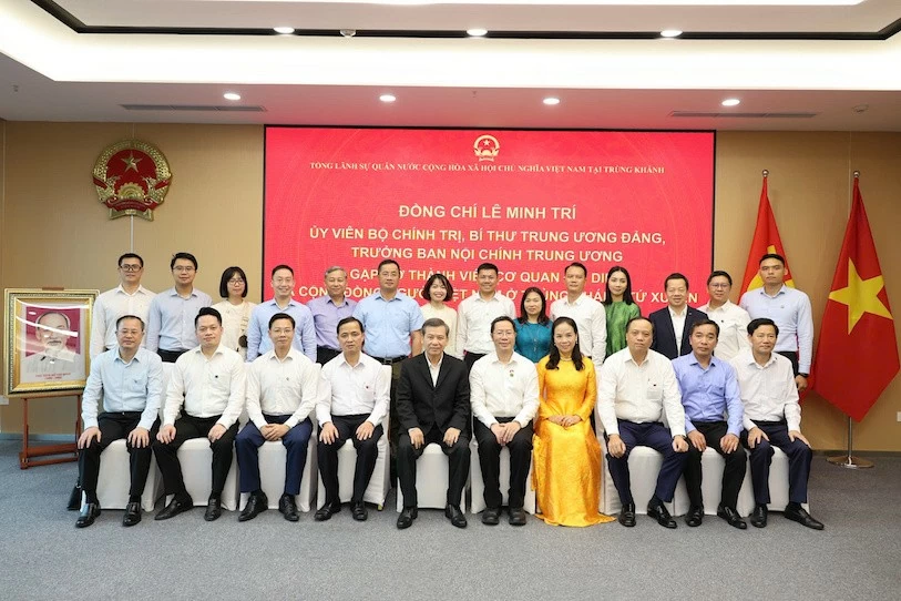 Trưởng Ban Nội chính Trung ương thăm, làm việc với Tổng Lãnh sự quán Việt Nam tại Trùng Khánh Trưởng Ban Nội chính Trung ương thăm, làm việc với Tổng Lãnh sự quán Việt Nam tại Trùng Khánh