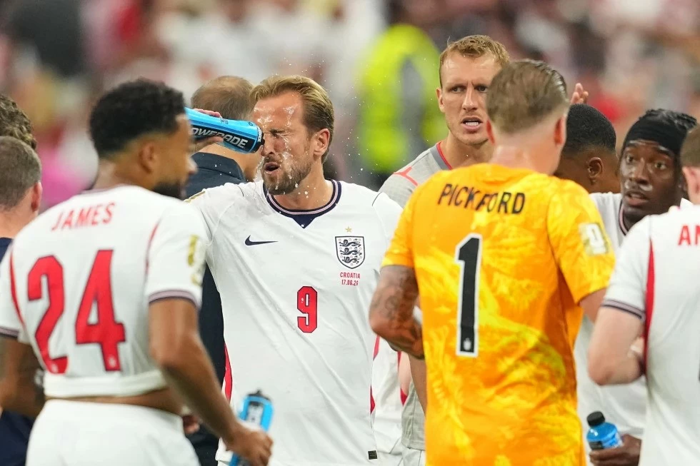 Bên lề World Cup 2026: Tranh cãi xung quanh thời gian nghỉ uống nước giữa mỗi hiệp do FIFA ban hành Bên lề World Cup 2026: Tranh cãi xung quanh thời gian nghỉ uống nước giữa mỗi hiệp do FIFA ban hành