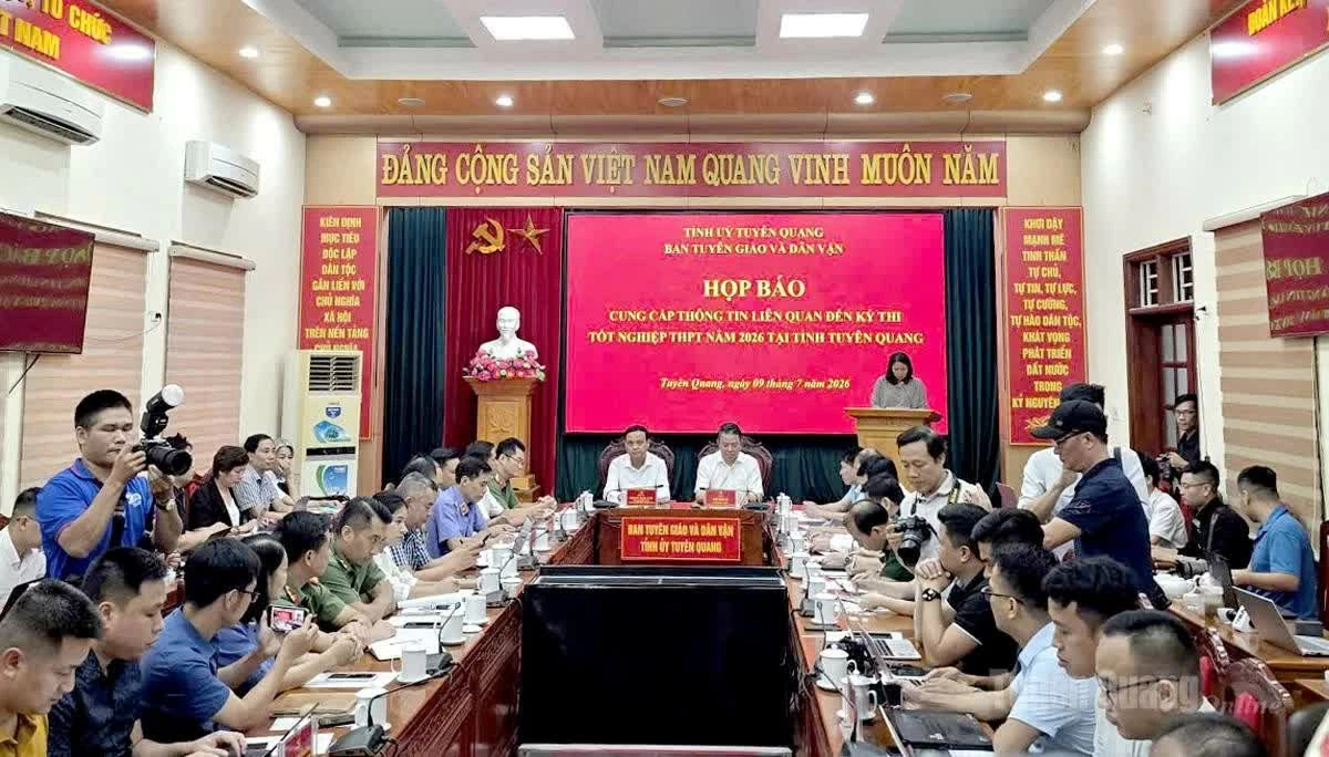 Từ vụ điểm 10 Toán bất thường ở Tuyên Quang: Gian dối thi cử không bắt đầu từ học sinh