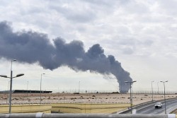 Iran tấn công hàng loạt mục tiêu ở Vùng Vịnh, cảnh báo Mỹ sẽ phải nhận ‘bài học không thể quên’