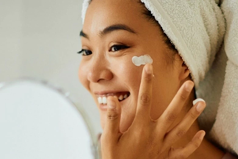 Tuổi trung niên, ăn gì để cơ thể tự sản sinh collagen? Tuổi trung niên, phụ nữ cần ăn gì để cơ thể tự sản sinh collagen?
