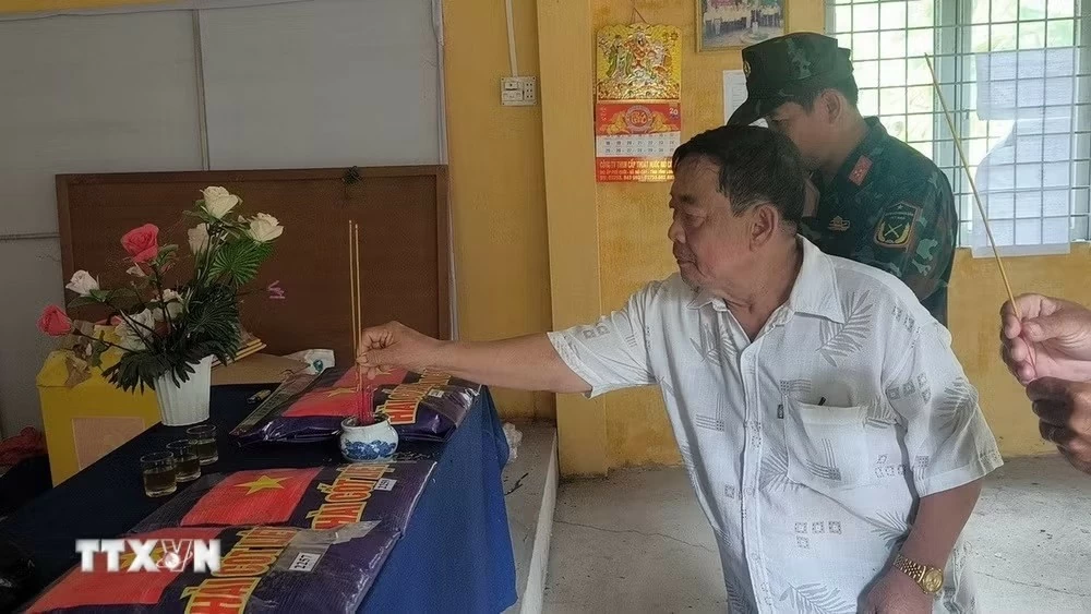 Kêu gọi cung cấp thông tin, tìm kiếm quy tập hài cốt liệt sĩ tại nghĩa trang tạm Kêu gọi cung cấp thông tin, tìm kiếm quy tập hài cốt liệt sĩ tại nghĩa trang tạm