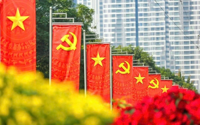 Tăng cường tin cậy chính trị, tạo cục diện đối ngoại thuận lợi trong kỷ nguyên phát triển mới Tăng cường tin cậy chính trị, tạo cục diện đối ngoại thuận lợi trong kỷ nguyên phát triển mới