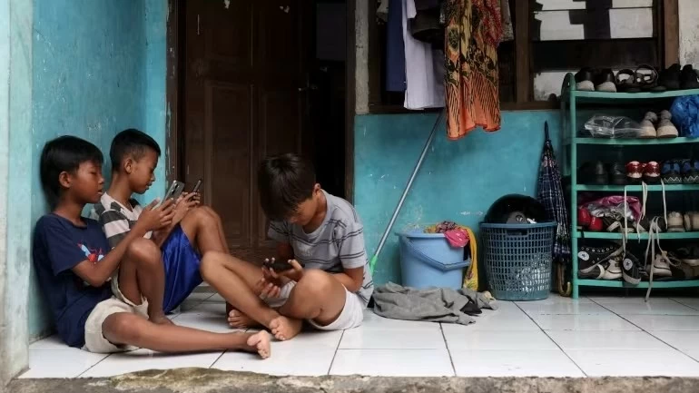 Indonesia trước bài toán cấm mạng xã hội