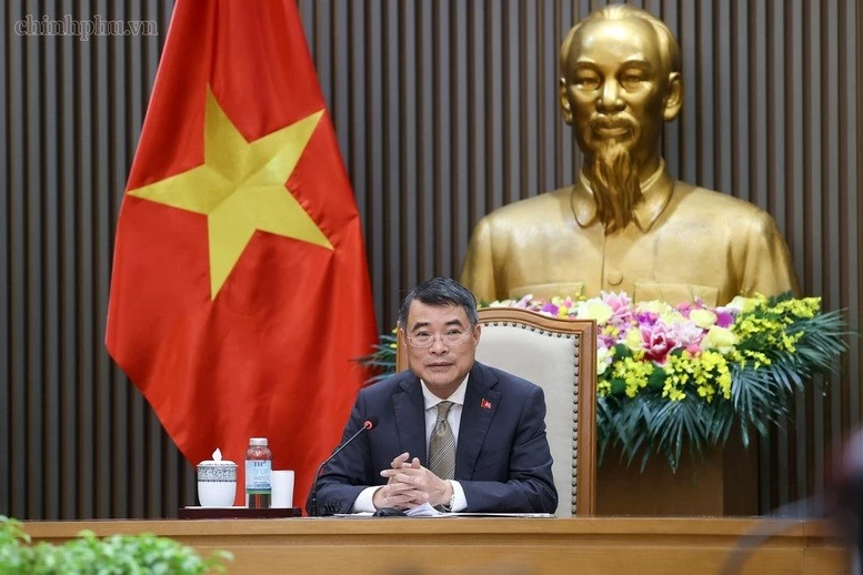 Thủ tướng Chính phủ Lê Minh Hưng điện đàm với Thủ tướng Canada Mark Carney