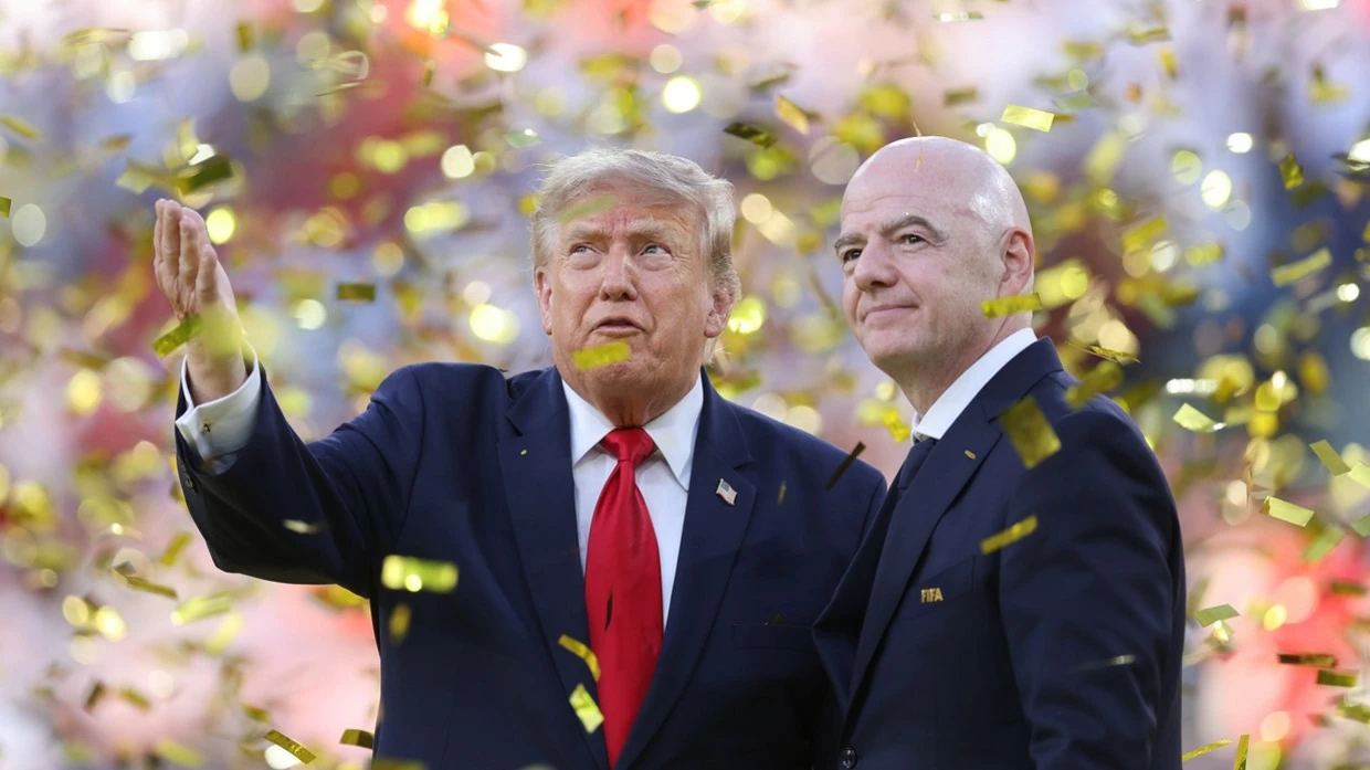 Tổng thống Mỹ Donald Trump và Chủ tịch FIFA Gianni Infantino trong trận chung kết World Cup 2026. (Nguồn: RT)