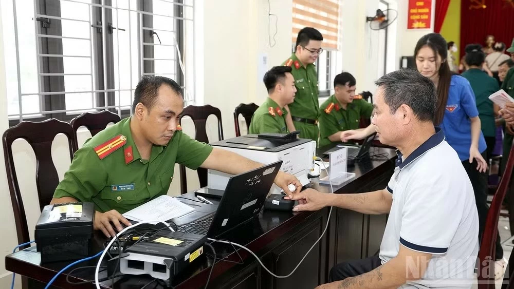 Công an Tuyên Quang mở đợt cao điểm thu nhận mẫu ADN thân nhân liệt sĩ Công an Tuyên Quang mở đợt cao điểm thu nhận mẫu ADN thân nhân liệt sĩ
