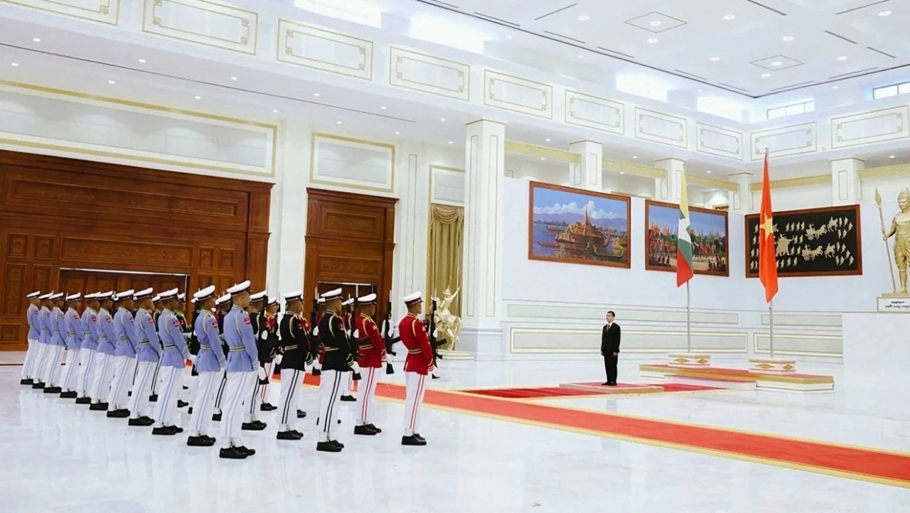 Đại sứ Nguyễn Anh Đức trình Quốc thư lên Tổng thống Myanmar Đại sứ Nguyễn Anh Đức trình Quốc thư lên Tổng thống Myanmar