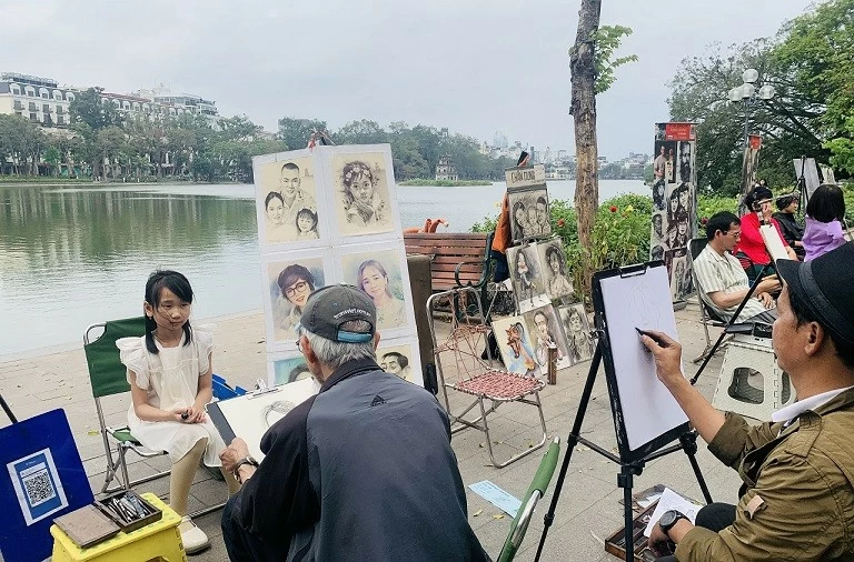 Lòng hiếu khách làm nên dấu ấn của du lịch Hà Nội trong mắt bạn bè quốc tế. Lòng hiếu khách làm nên dấu ấn của du lịch Hà Nội trong mắt bạn bè quốc tế
