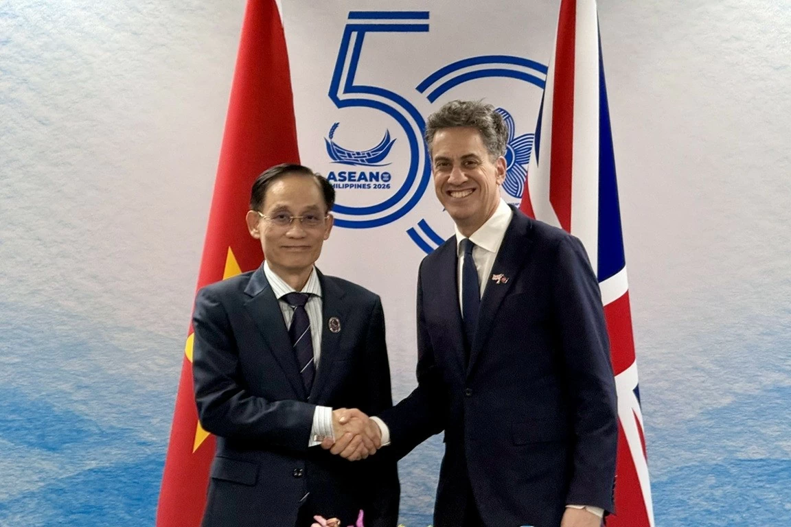 Bộ trưởng Ngoại giao Lê Hoài Trung và Bộ trưởng Ngoại giao Anh Ed Miliband. (Ảnh: Bảo Chi) Bộ trưởng Ngoại giao Lê Hoài Trung và Bộ trưởng Ngoại giao Anh Ed Miliband. (Ảnh: Bảo Chi)