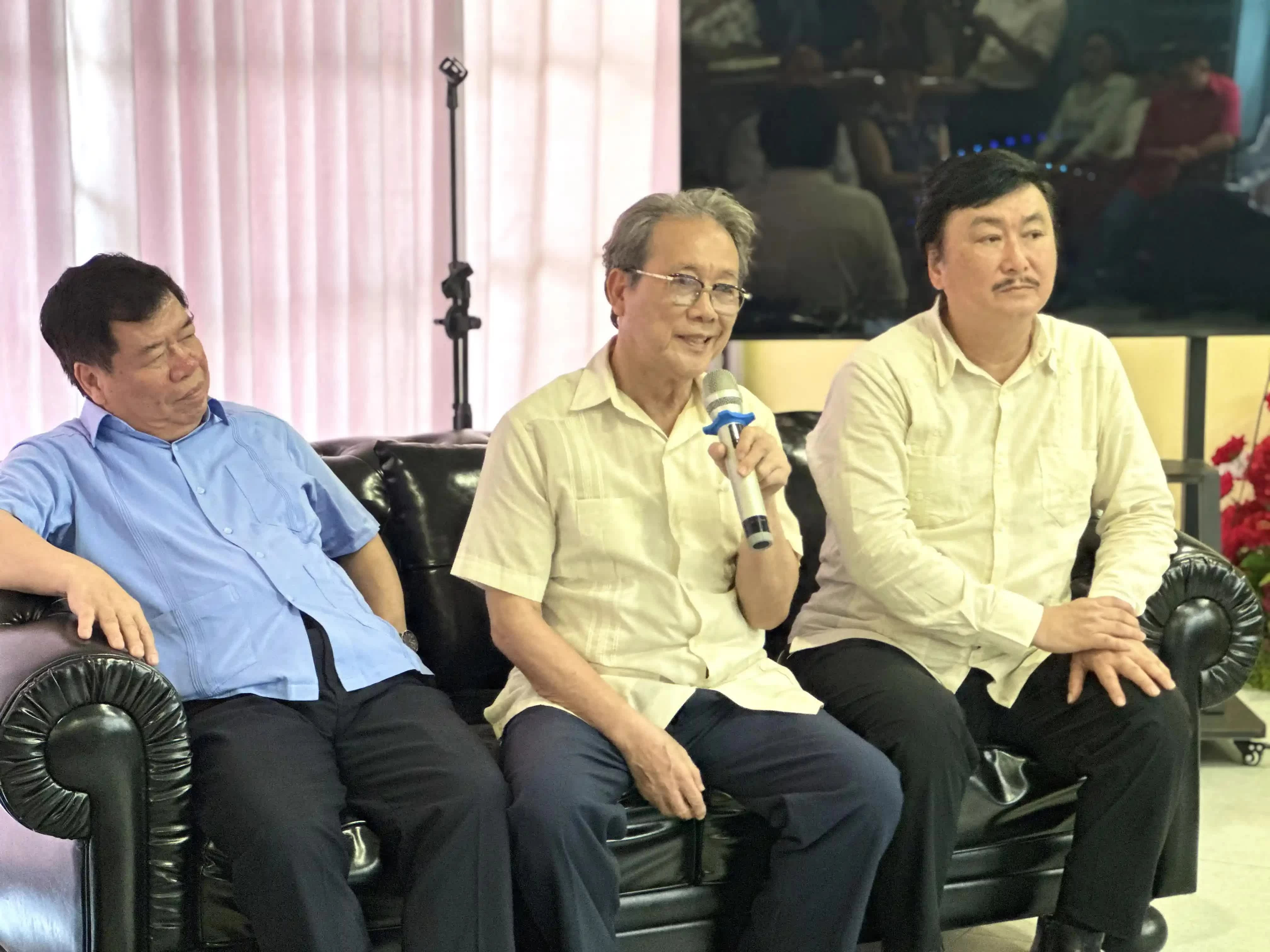 Nguyên Đại sứ Việt Nam tại Cuba Vũ Chí Công kể lại những kỷ niệm sâu sắc về nữ anh hùng Melba Hernández trong những năm công tác tại La Habana. (Ảnh: Trung Anh)