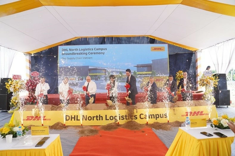‘Ông lớn’ ngành Logistic DHL rót 63 triệu Euro xây khu logistics lớn nhất Đông Nam Á, khẳng định cam kết đầu tư tại Việt Nam ‘Ông lớn’ ngành Logistic DHL rót 63 triệu Euro xây khu logistics lớn nhất Đông Nam Á, khẳng định cam kết đầu tư tại Việt Nam