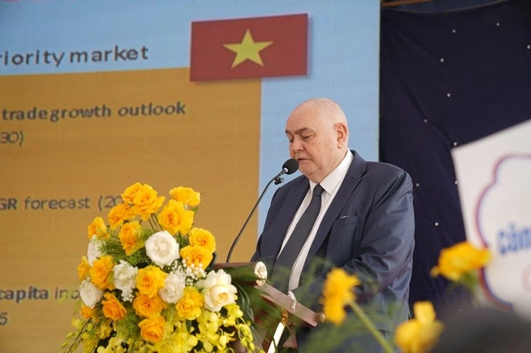 ‘Ông lớn’ ngành Logistic DHL rót 63 triệu Euro xây khu logistics lớn nhất Đông Nam Á, khẳng định cam kết đầu tư tại Việt Nam ‘Ông lớn’ ngành Logistic DHL rót 63 triệu Euro xây khu logistics lớn nhất Đông Nam Á, khẳng định cam kết đầu tư tại Việt Nam