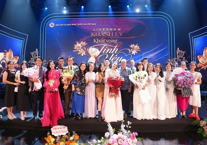 Ca sĩ Nguyễn Khánh Ly song ca cùng NSND Quang Thọ, tạo dấu ấn trong đêm nhạc tri ân