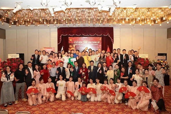 Người Việt vùng Kansai: Lan tỏa tinh thần đại đoàn kết dân tộc, tri ân các anh hùng liệt sĩ và hướng về đồng bào vùng lũ Người Việt vùng Kansai: Lan tỏa tinh thần đại đoàn kết dân tộc, tri ân các anh hùng liệt sĩ và hướng về đồng bào vùng lũ