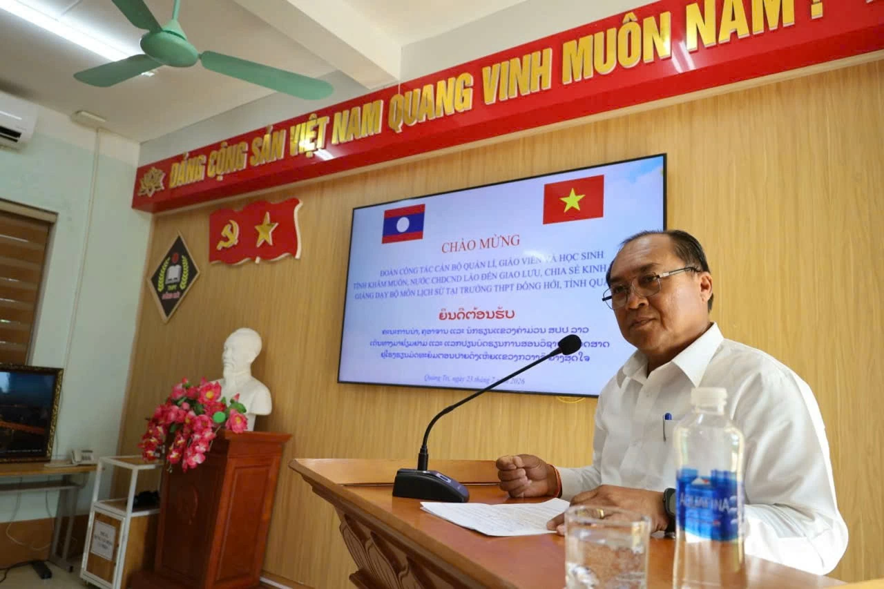 Đoàn cán bộ, giáo viên, học sinh tỉnh Khammouane (Lào) tham quan, giao lưu văn hóa và trao đổi tại tỉnh Quảng Trị