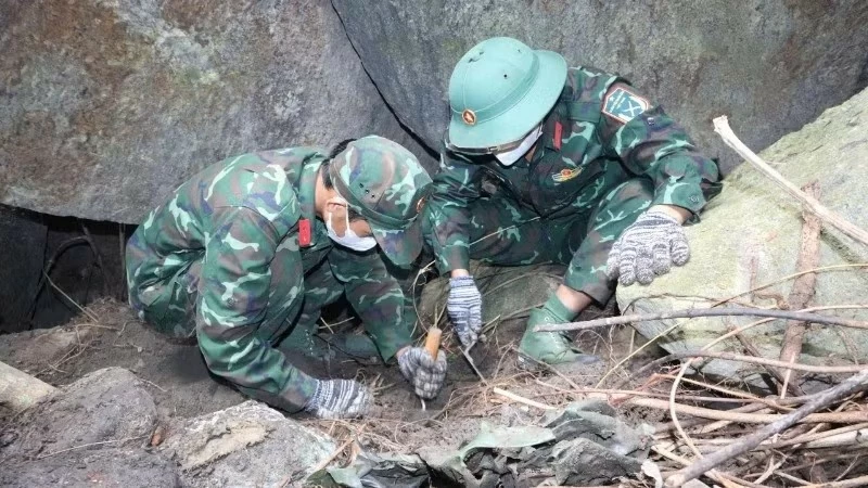 Thành phố Đà Nẵng: Tiếp sức cho lực lượng quy tập hài cốt liệt sĩ tại hang Đá Sập Thành phố Đà Nẵng: Tiếp sức cho lực lượng quy tập hài cốt liệt sĩ tại hang Đá Sập